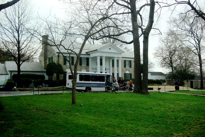 Graceland - 03