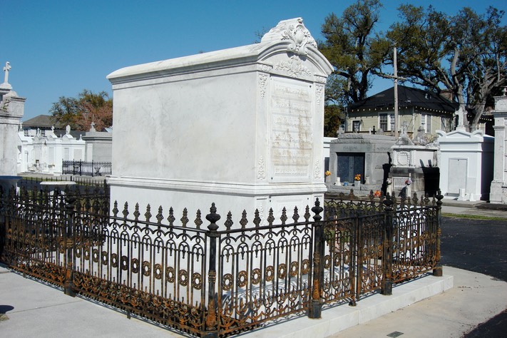 St Louis Cemetery #3-7